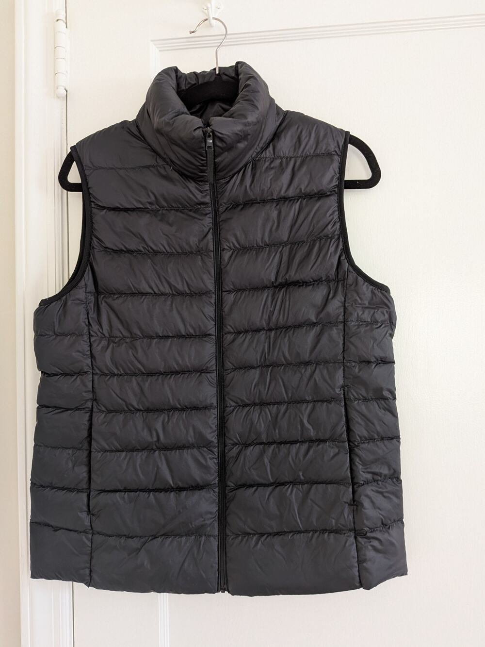 Uniqlo Ultra Light Down Vest Womens Large Black Puffer Full Zip Sleeveless